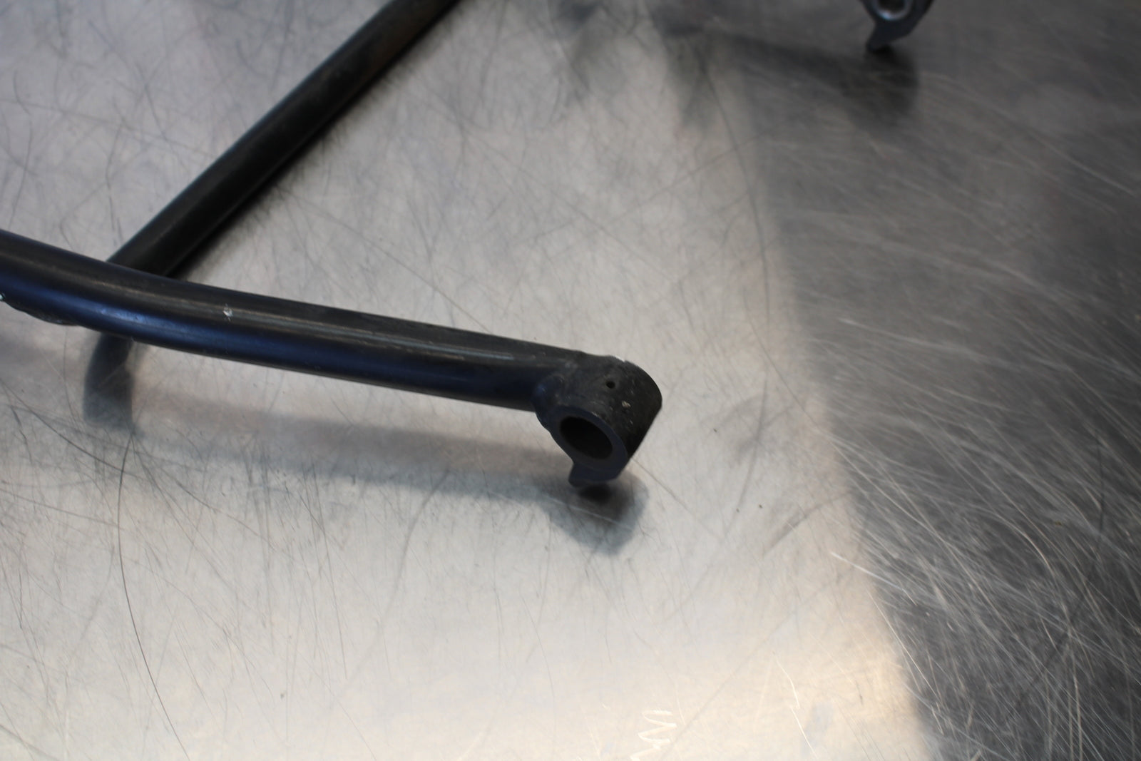 06-12 BMW F800ST CENTER MAIN STAND BB144