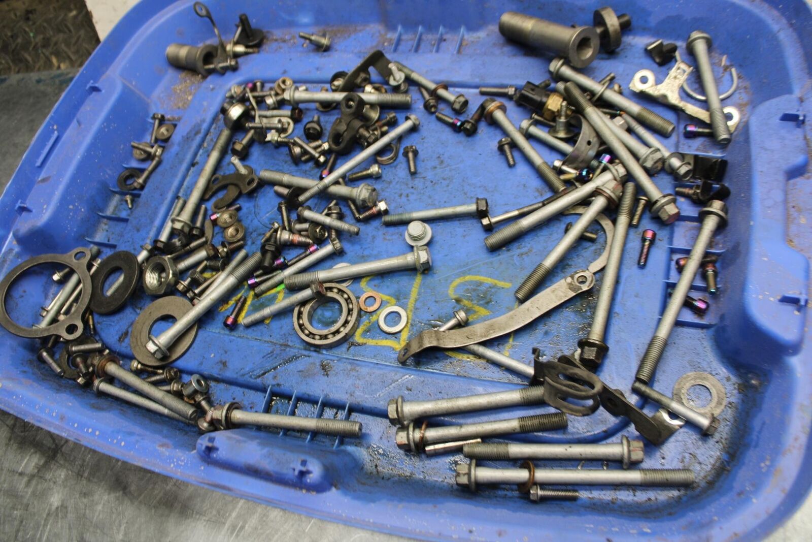 06-11 KAWASAKI  ZX-14R ENGINE LEFTOVER BOLTS HARDWARE MOTOR SCREWS BB478