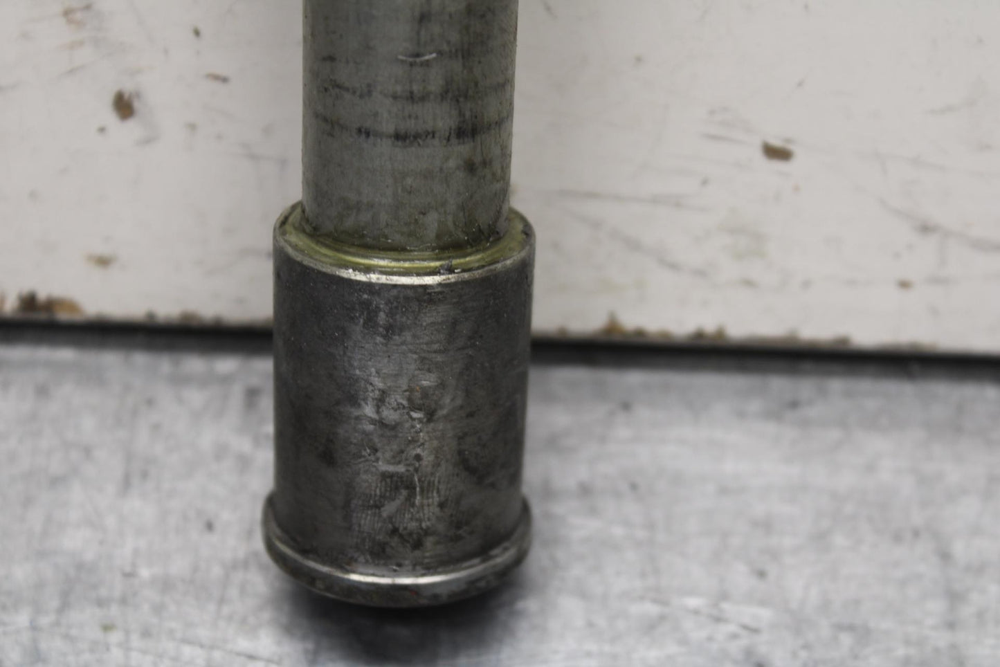 03 KAWASAKI NINJA ZX6RR ZX600K FRONT WHEEL RIM AXLE PIVOT BOLT BB105