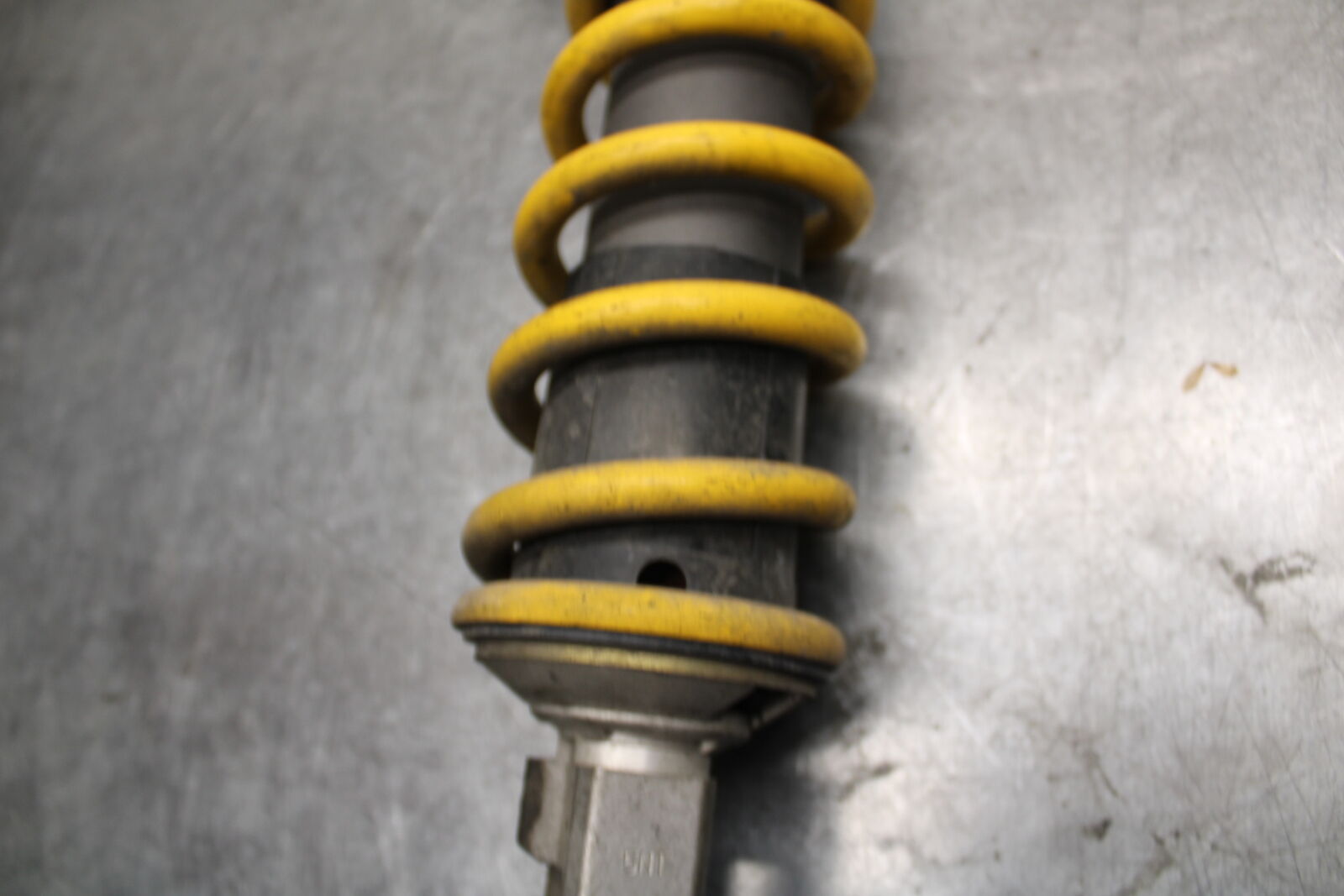 05-06 SUZUKI GSXR1000 REAR BACK SHOCK ABSORBER SUSPENSION 62100-41G00-163 BB677