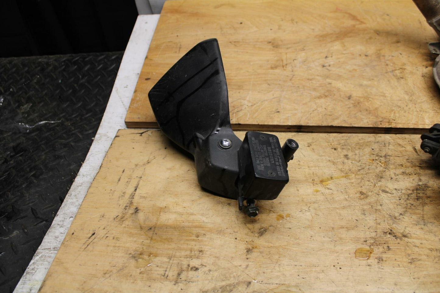 02-03 SUZUKI VSTROM 1000 FRONT BRAKE MASTER CYLINDER w/ LEVER BB331