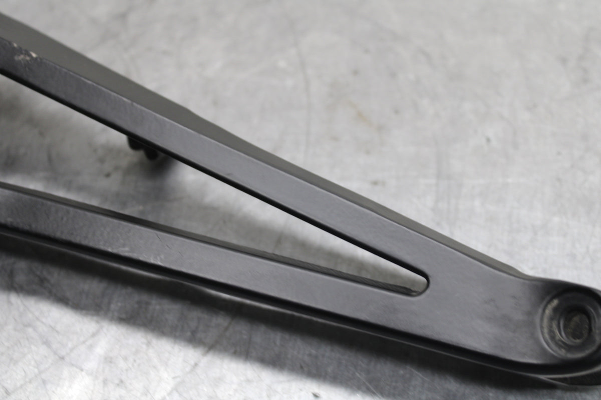 09-14 YAMAHA YZF R1 RIGHT REAR BACK PASSENGER PEG BB118