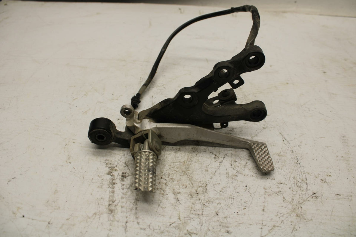 08-17 YAMAHA YZF R6 RIGHT REARSET REAR SET DRIVER FOOT PEG REST STOP BB354