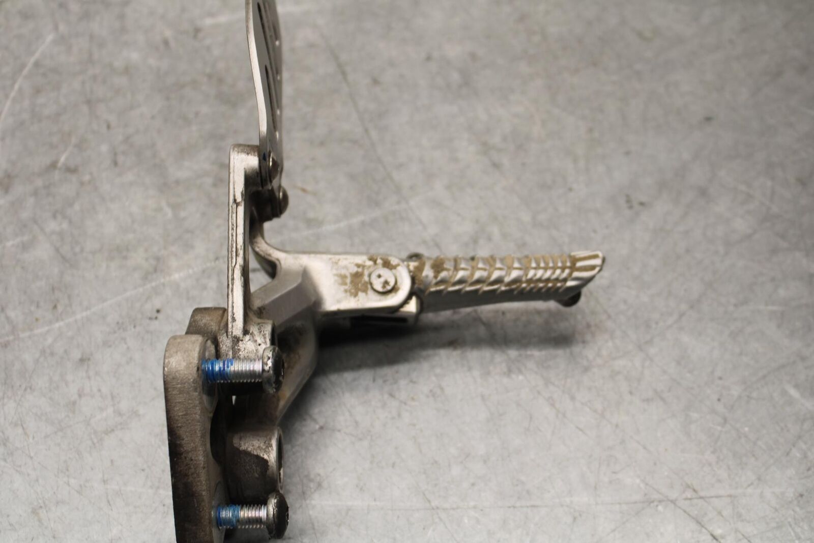 08-10 SUZUKI GSXR750 LEFT REARSET REAR SET DRIVER FOOT PEG REST STOP BB58