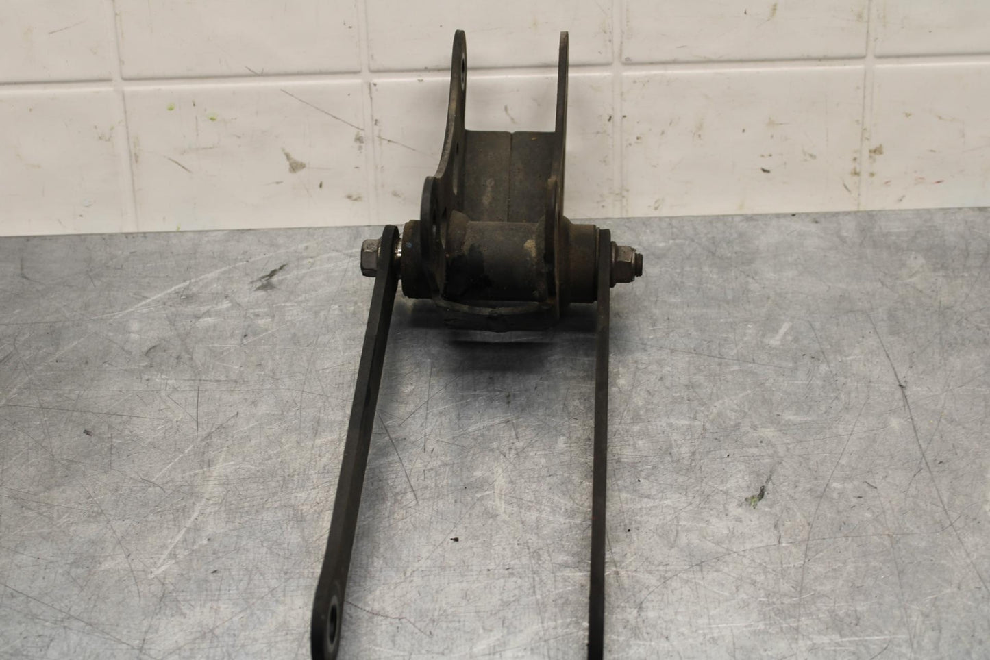 19-22 KAWASAKI Z400 REAR DOGBONE SHOCK LINKAGE LINK BB586