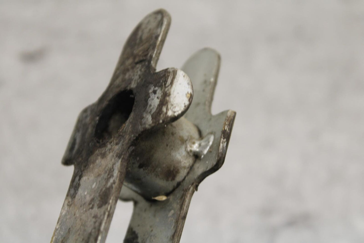 1988 Suzuki Katana 600 GSX600F SWINGARM CHAIN TENSIONER ADJUSTMENT  BB94