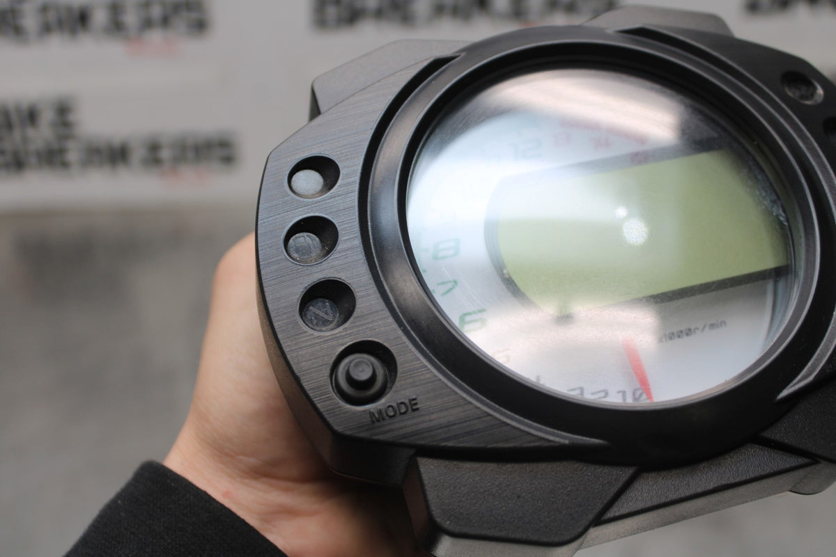 08 KAWASAKI NINJA ZX10R SPEEDO TACH GAUGES DISPLAY CLUSTER SPEEDOMETER BB902