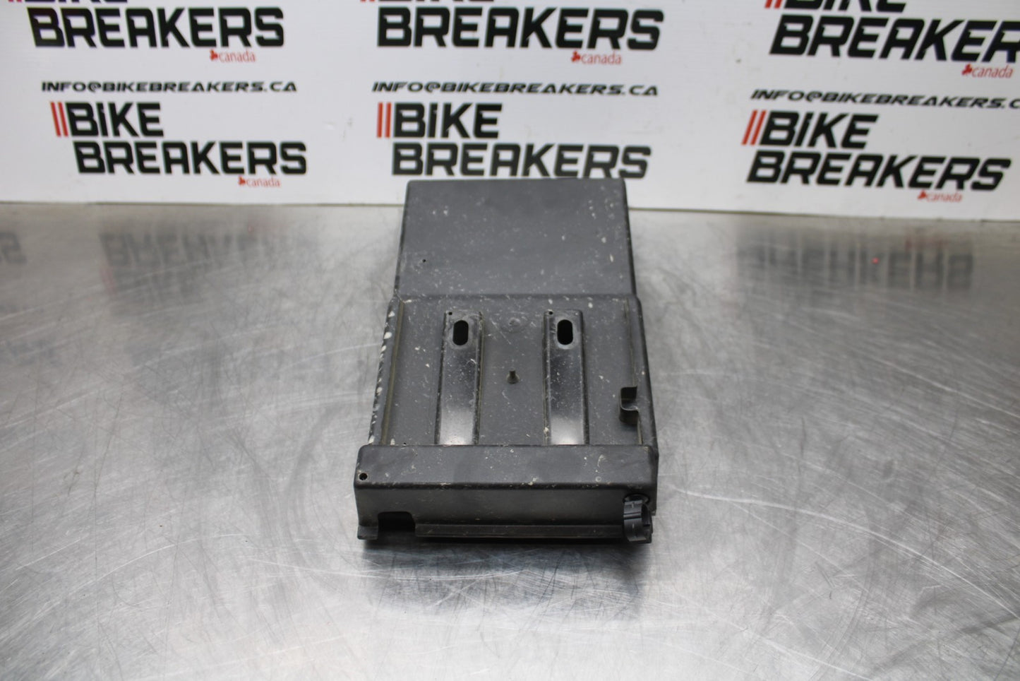 18-23 KAWASAKI NINJA 400 EX400 ABS REAR TAIL BATTERY TRAY PLASTIC BB177