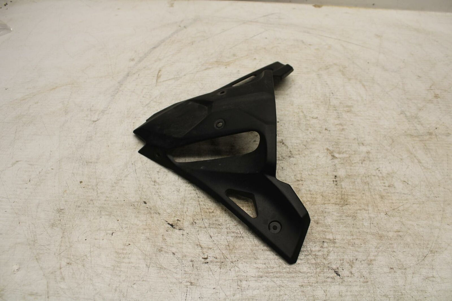 17-20 KAWASAKI NINJA 650 FRONT CENTER COWL FAIRING BB364