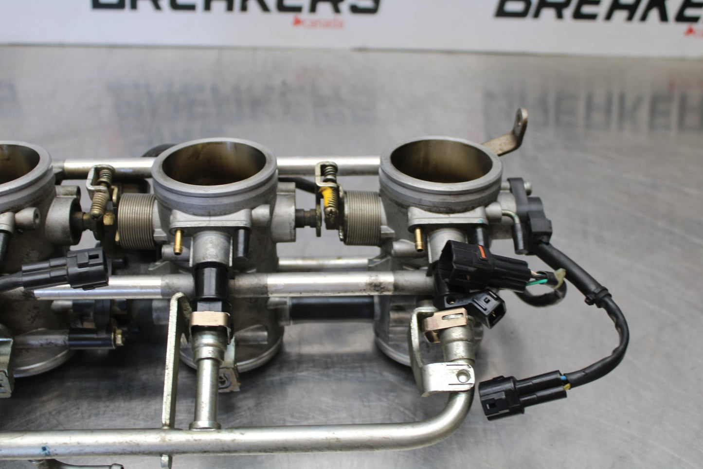05 TRIUMPH ROCKET III THROTTLE BODY BODIES BB186