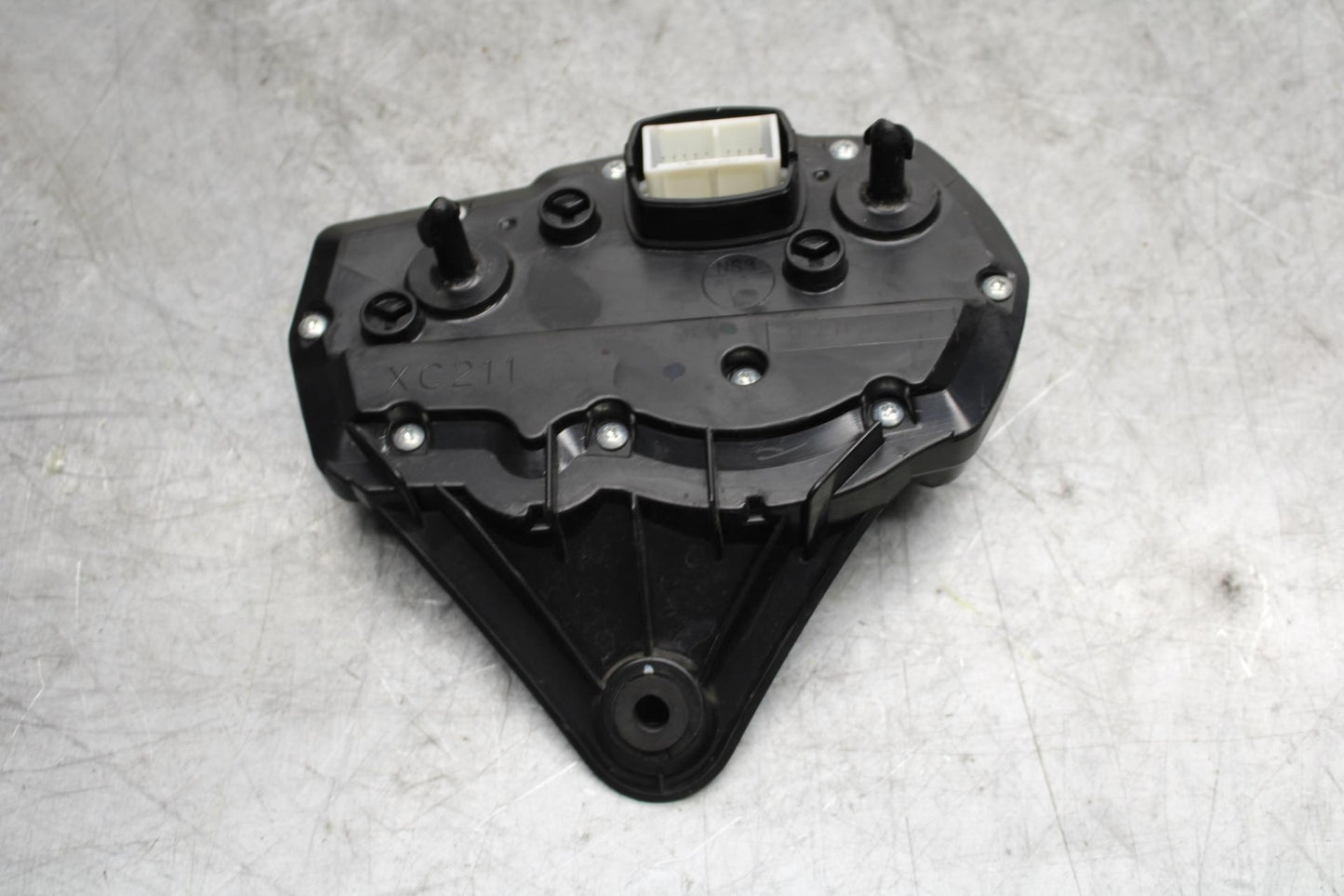 06-07 SUZUKI GSXR750 SPEEDO TACH GAUGES DISPLAY CLUSTER SPEEDOMETER BB543#B
