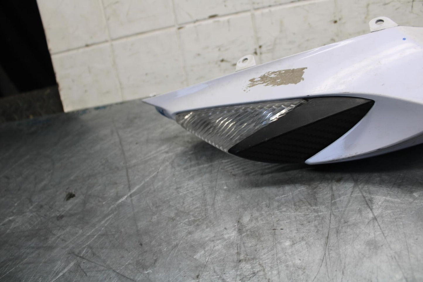 13 SUZUKI GSXR750 RIGHT REAR BACK TAIL FAIRING COWL SHROUD BB474