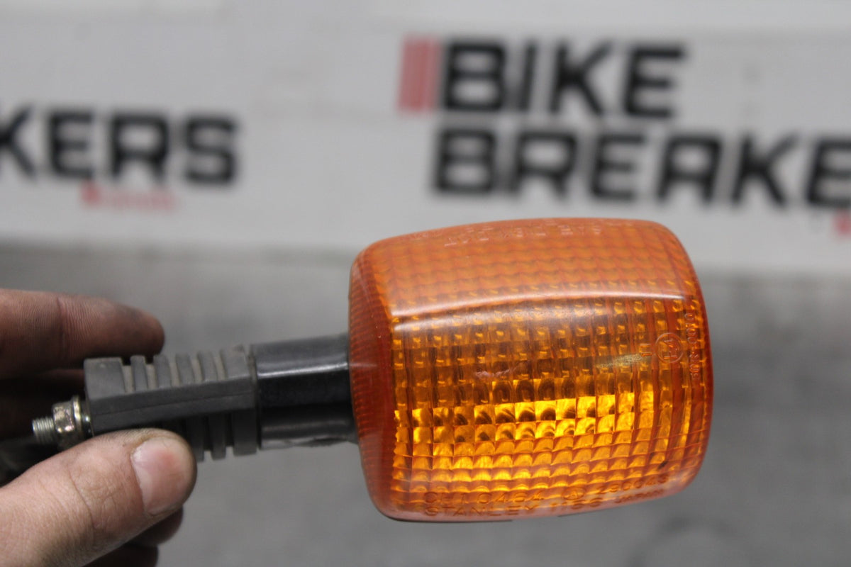 84 HONDA INTERCEPTOR 1000 VF1000F RIGHT BACK TURN SIGNAL LIGHT INDICATOR BB878