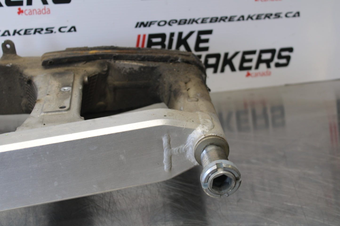03 SUZUKI SV650S REAR SWINGARM BACK SUSPENSION SWING ARM BB167