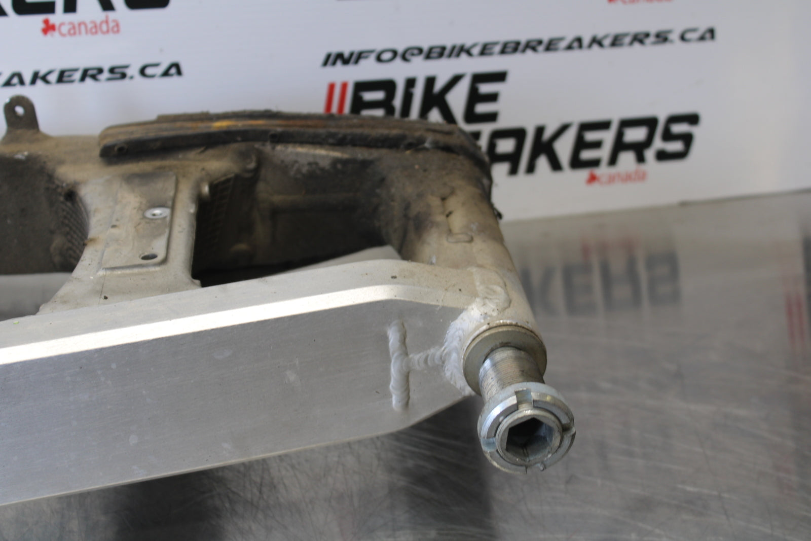 03 SUZUKI SV650S REAR SWINGARM BACK SUSPENSION SWING ARM BB167