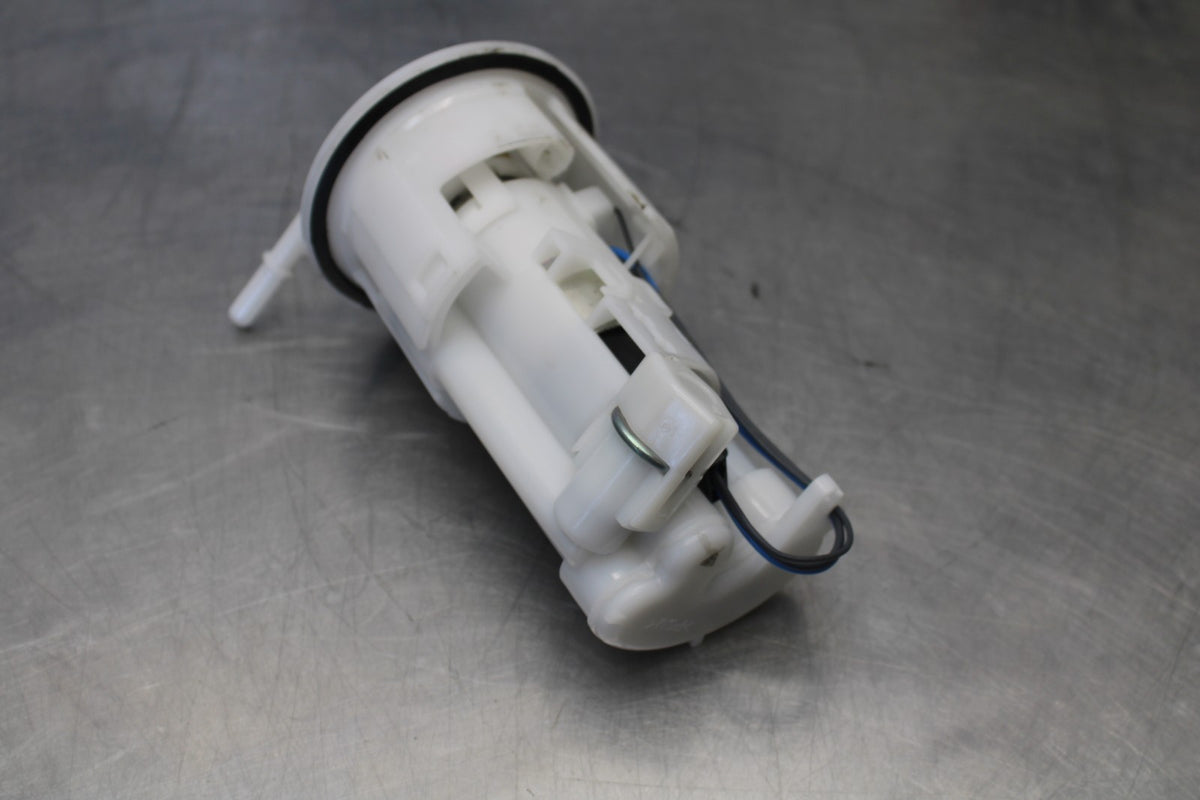 20 TRIUMPH STREET TRIPLE 765 FUEL PUMP GAS PETROL SENDER UNIT BB864