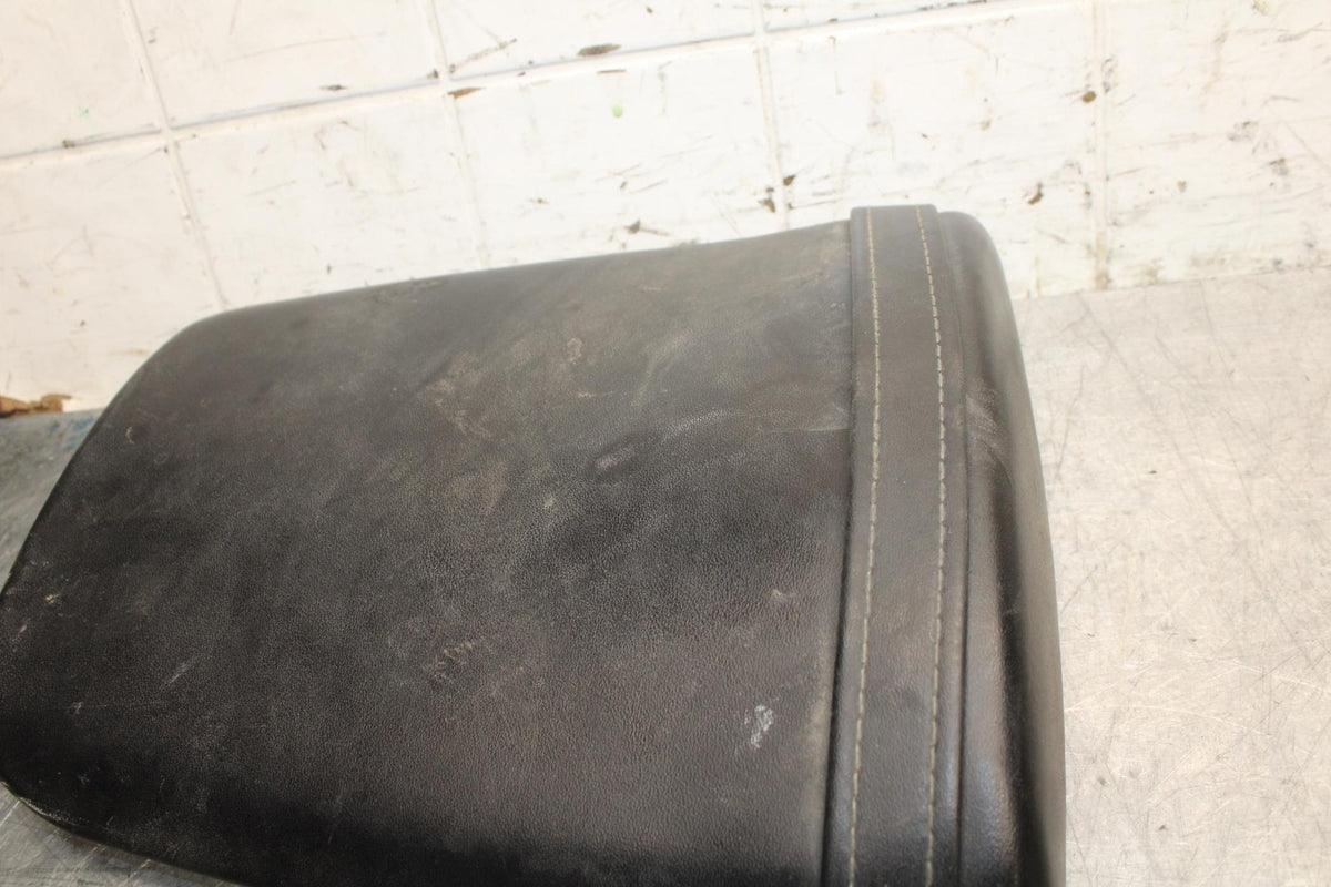 05-06 HONDA CBR600RR REAR BACK PASSENGER TANDEM SEAT PAD SADDLE PILLION BB484