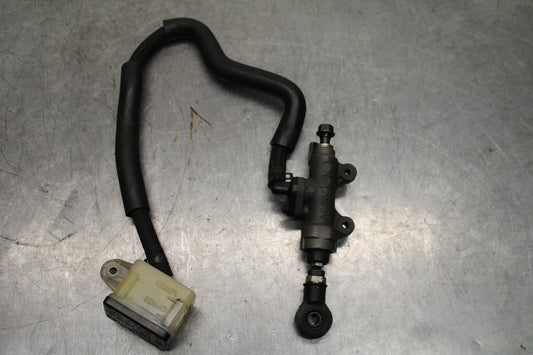 03-04 HONDA CBR600RR REAR BACK BRAKE MASTER CYLINDER W RESERVOIR BB114