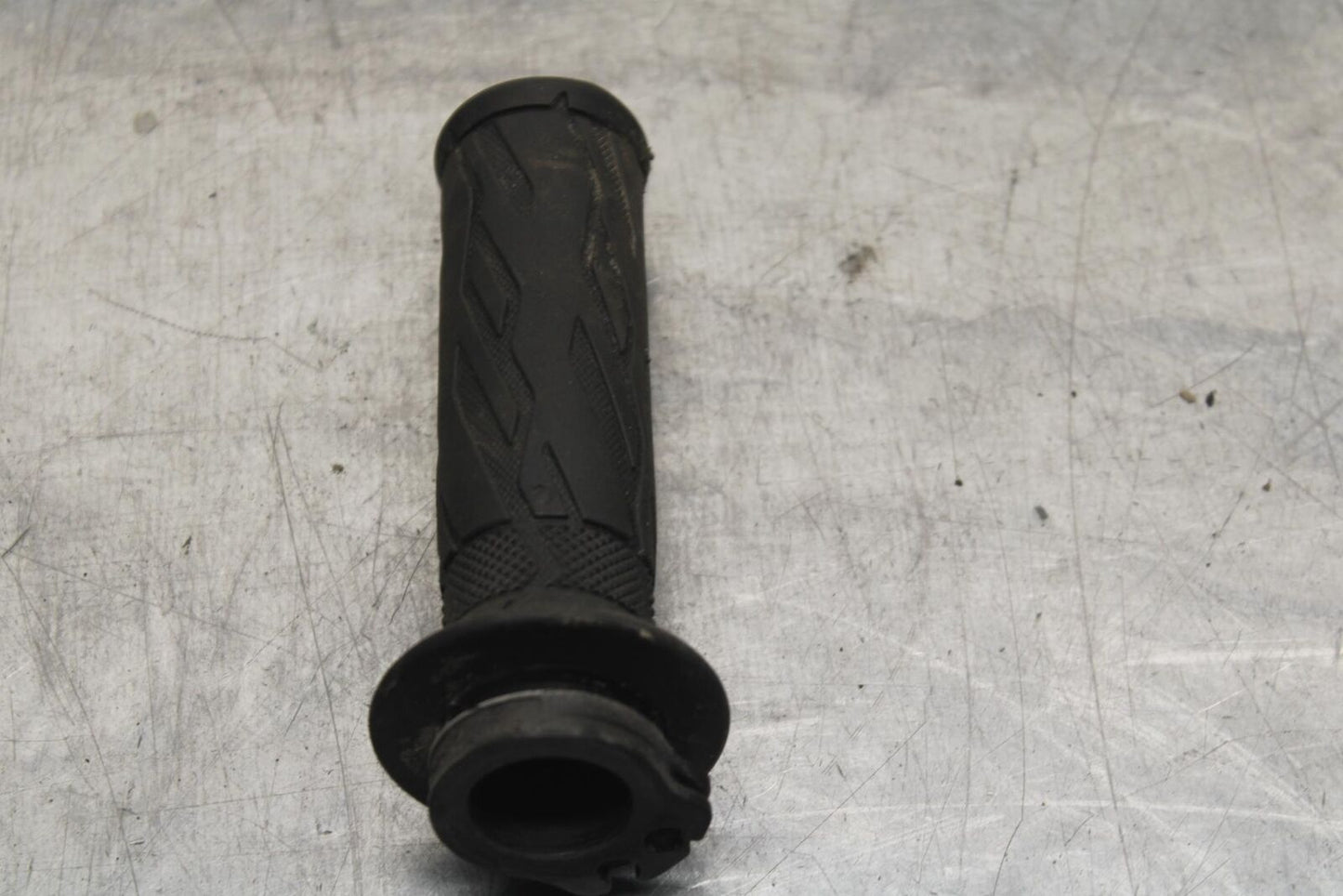 2011 Suzuki GSXR600 RIGHT THROTTLE GRIP BB605