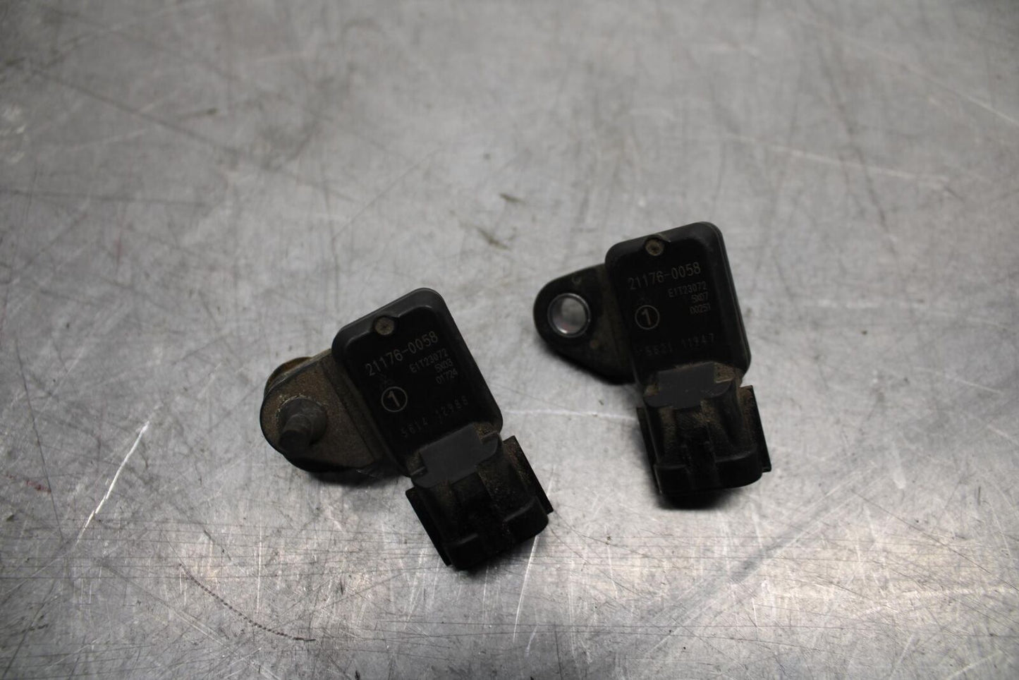 03-06 KAWASAKI Z1000 MAP MASS AIR FLOW PRESSURE SENSOR PAIR BB487