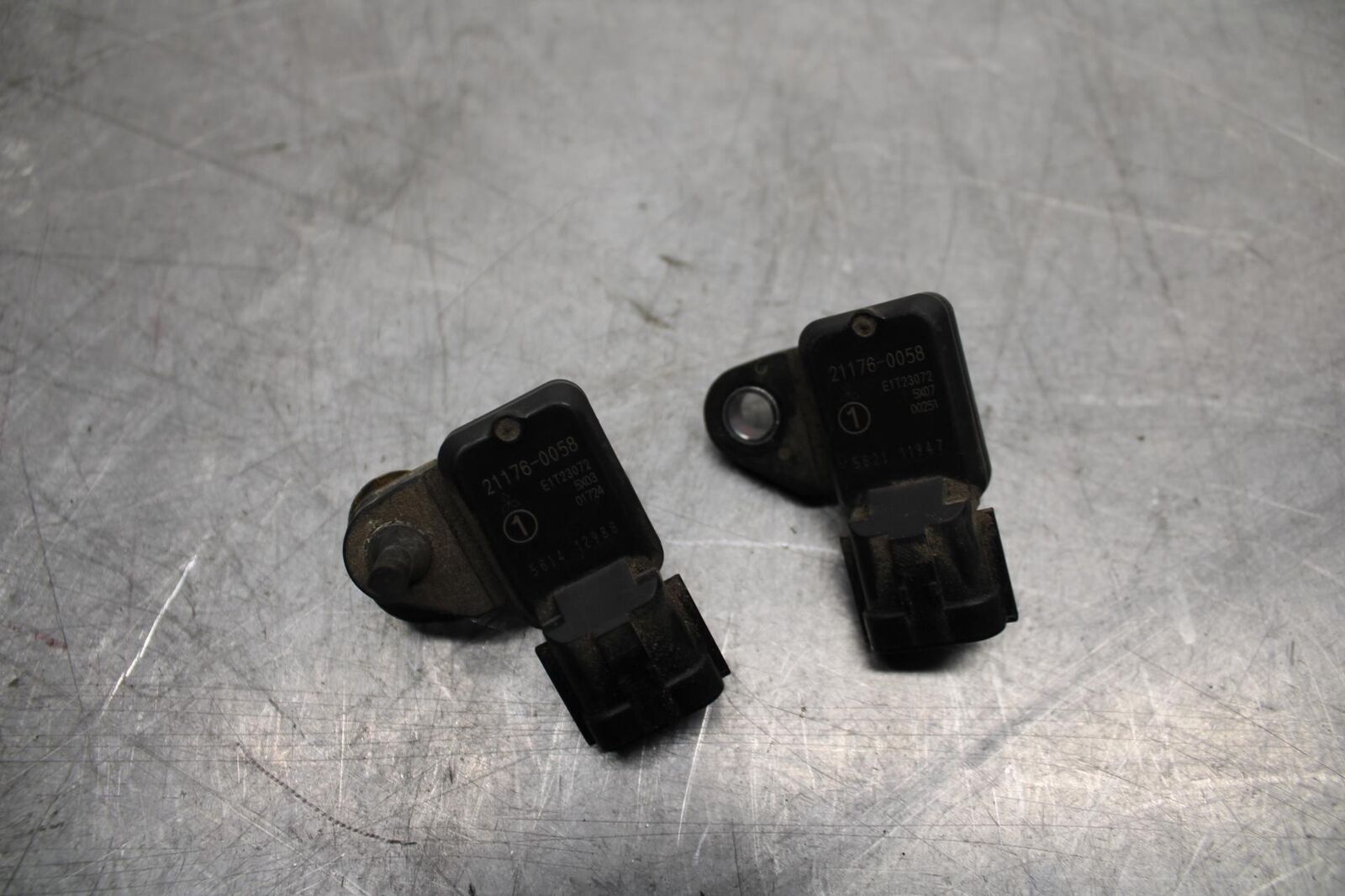 03-06 KAWASAKI Z1000 MAP MASS AIR FLOW PRESSURE SENSOR PAIR BB487