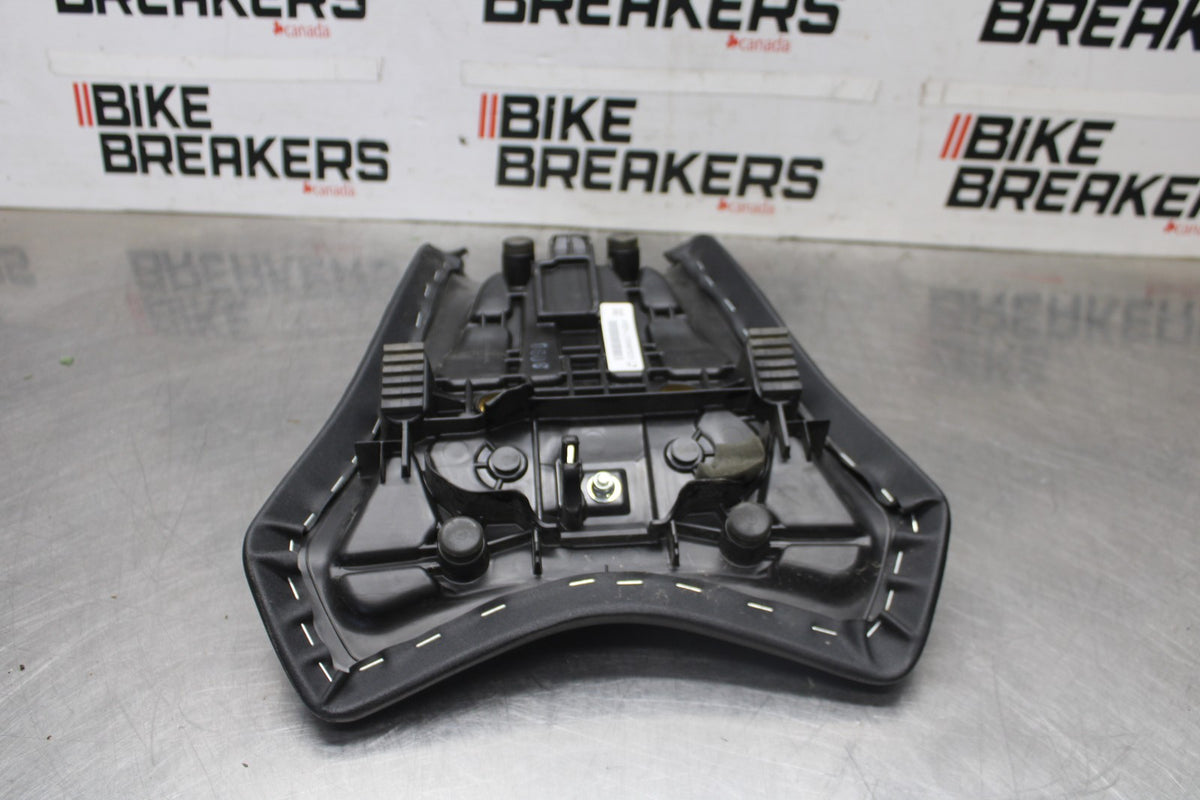 24-25 KAWASAKI NINJA ZX6R FRONT DRIVERS SEAT PAD SADDLE PILLION BB939