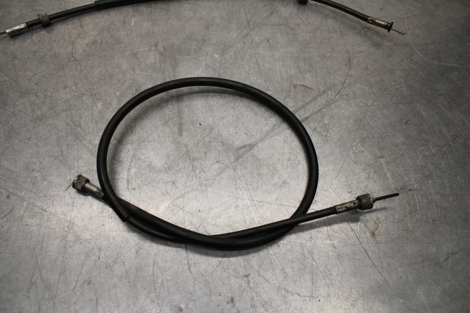 1977 Yamaha XS750 SPEEDOMETER AND TACHOMETER CABLE SPEEDO LINE   bb554