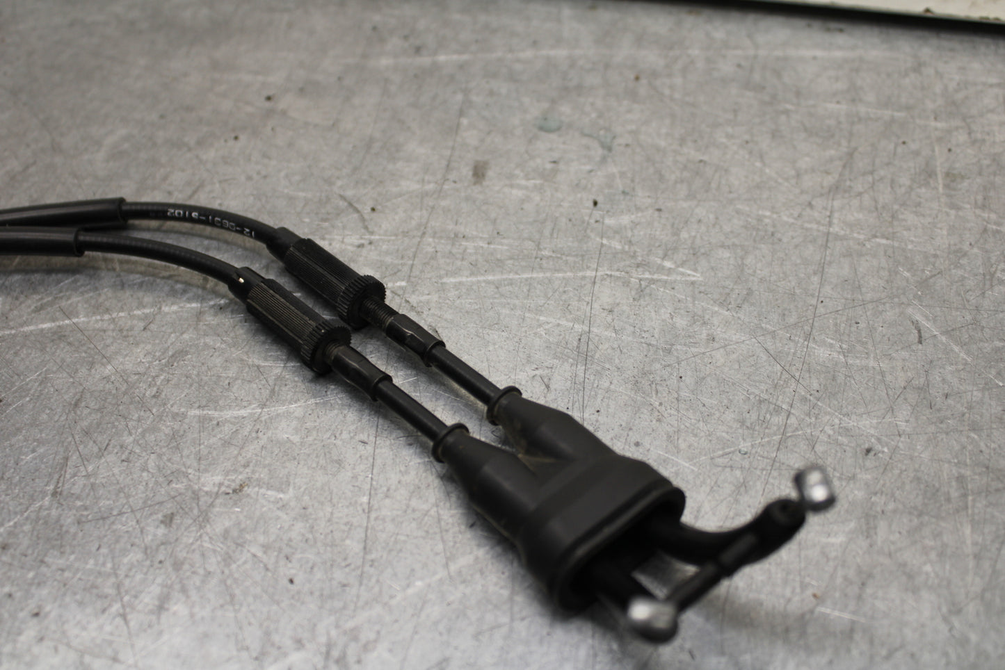 16 KAWASAKI NINJA ZX10R THROTTLE CABLES LINES 54012-0631 BB650