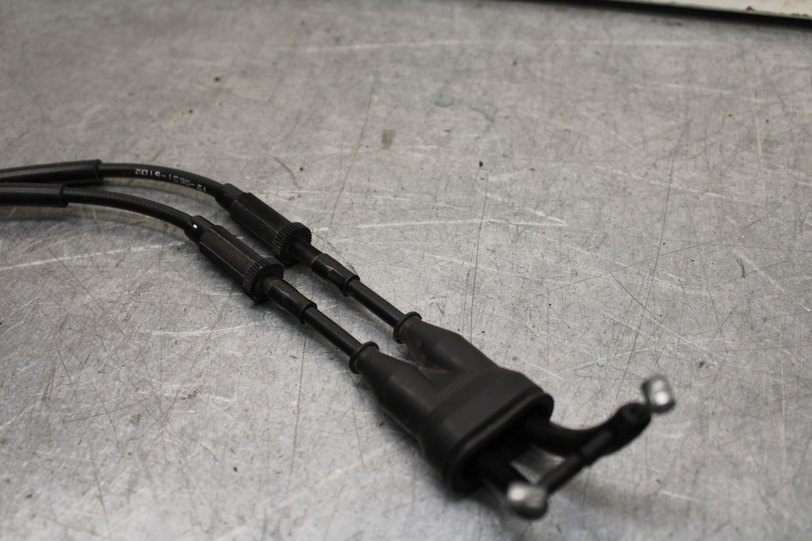 16 KAWASAKI NINJA ZX10R THROTTLE CABLES LINES 54012-0631 BB650