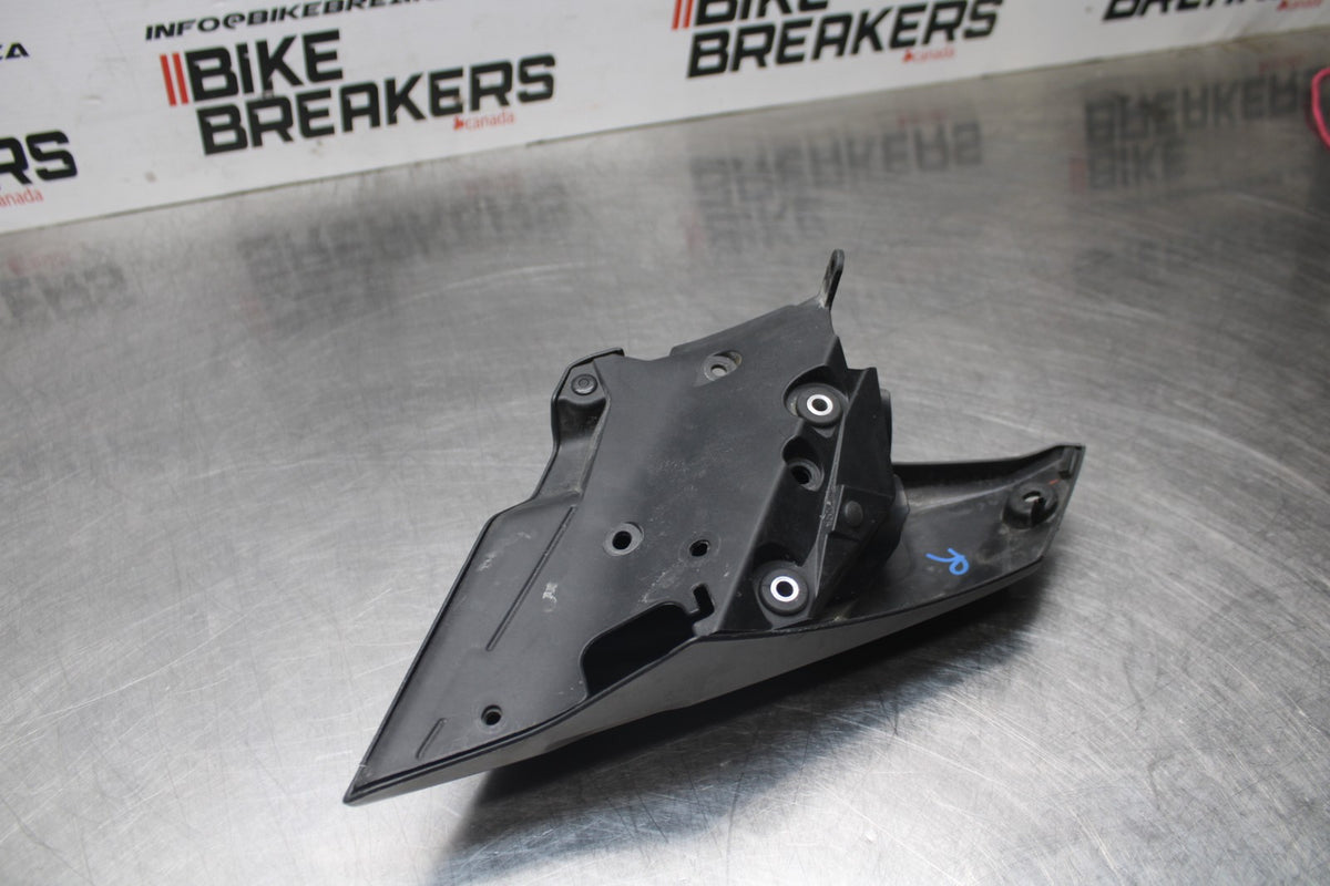14-17 YAMAHA FZ09 RIGHT LOWER MID UPPER SIDE FAIRING COWL BB111