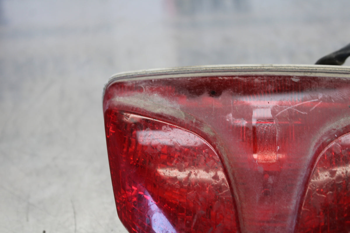 11 SUZUKI GSXR1000 REAR TAIL TAILLIGHT BACK BRAKE LIGHT BB142