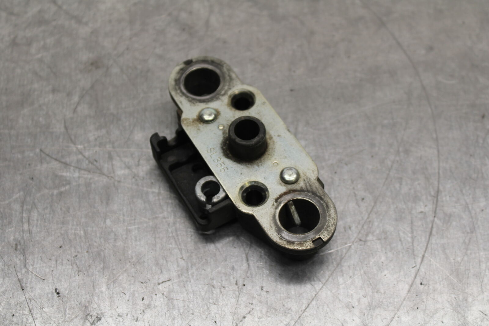 12-13 KAWASAKI Z1000 REAR PASSENGER SEAT LATCH LOCK ASSEMBLY BB743