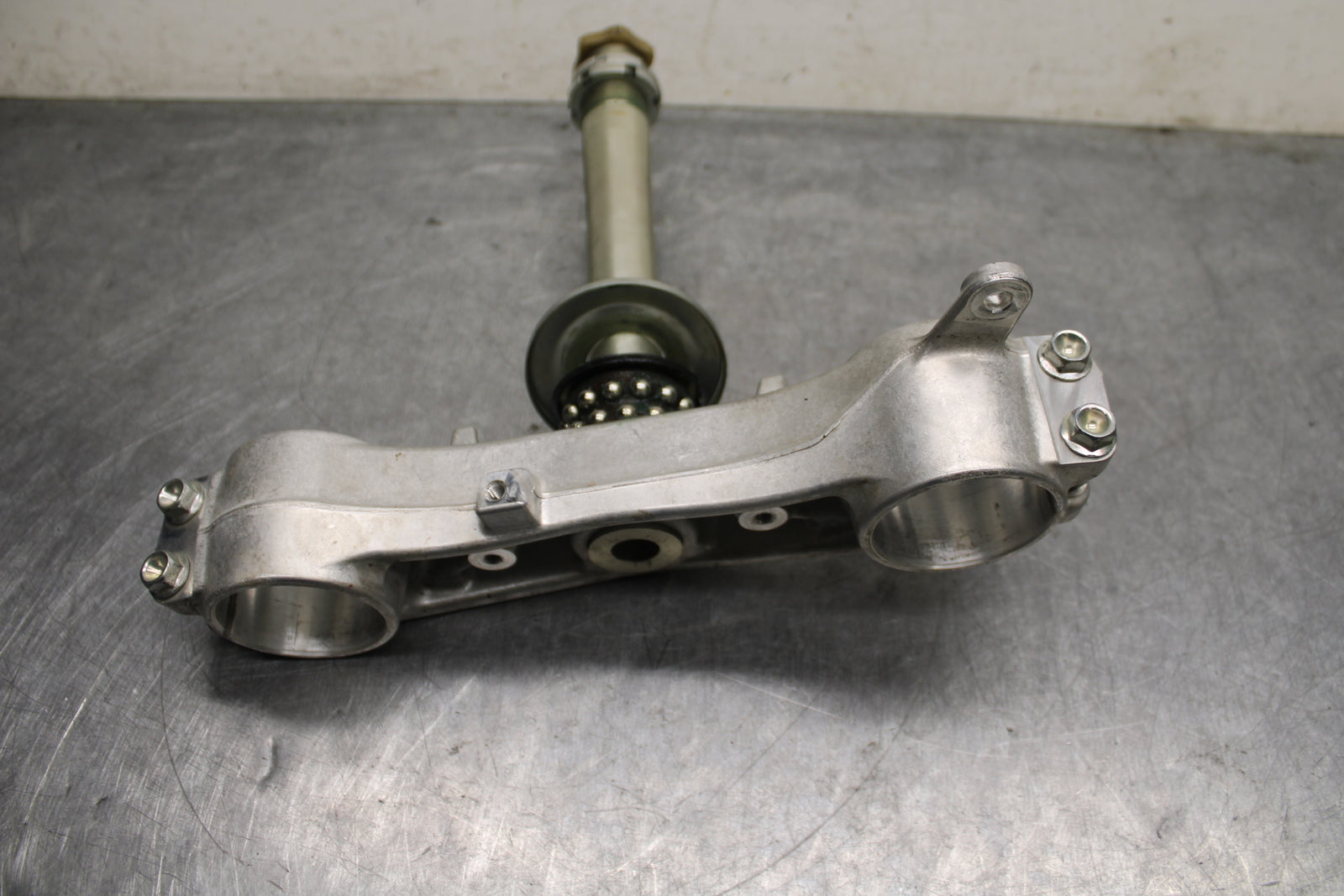 06-07 SUZUKI GSXR750 FRONT FORKS CLAMP LOWER TRIPLE TREE STEM BB132