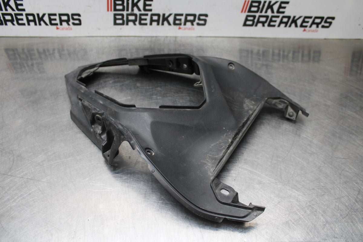 24 KAWASAKI NINJA 500 ABS CENTER REAR BACK TAIL FAIRING COWL BB818