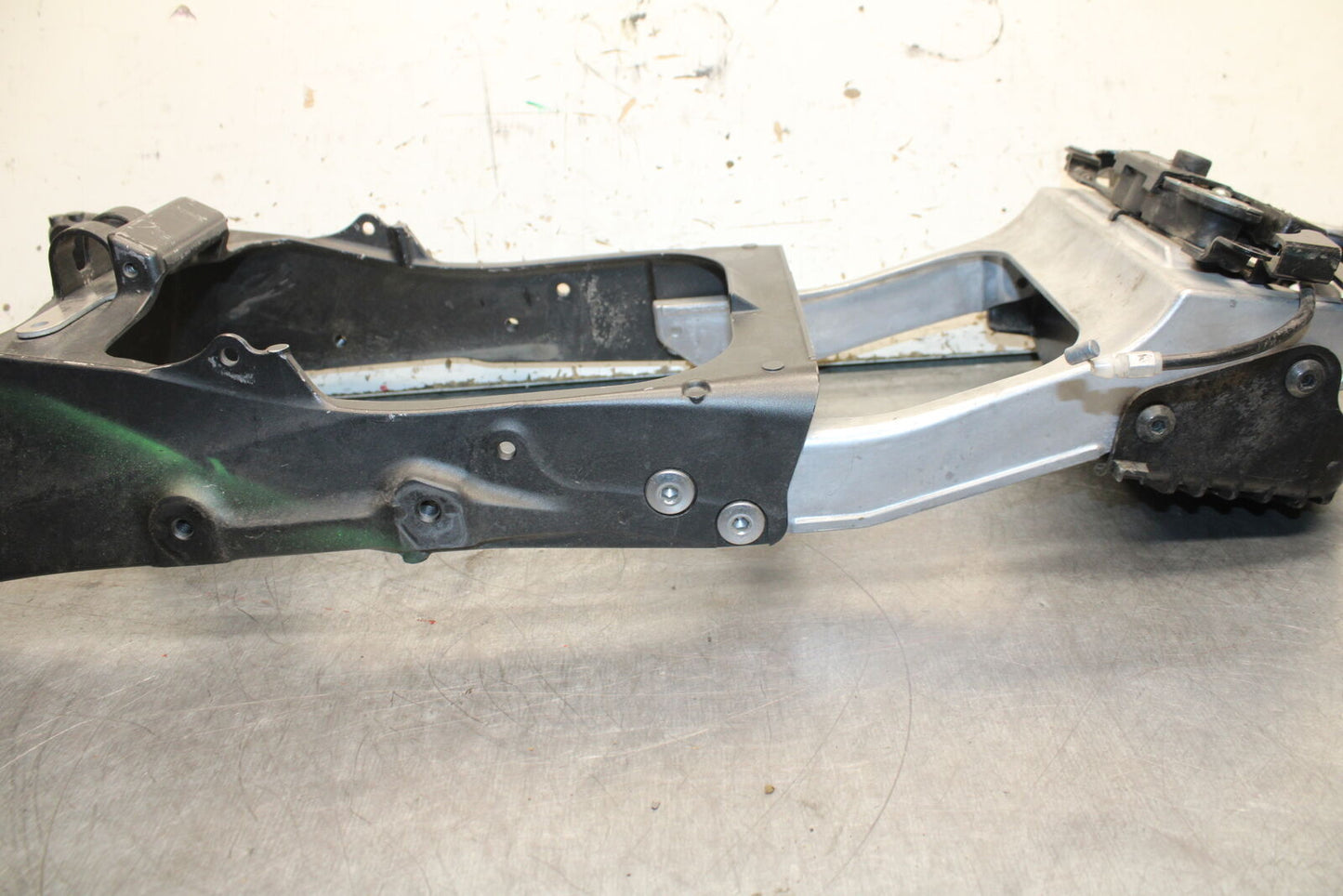 13-17 KAWASAKI NINJA ZX6R ZX636E REAR SUBFRAME BACK SUB FRAME BB735