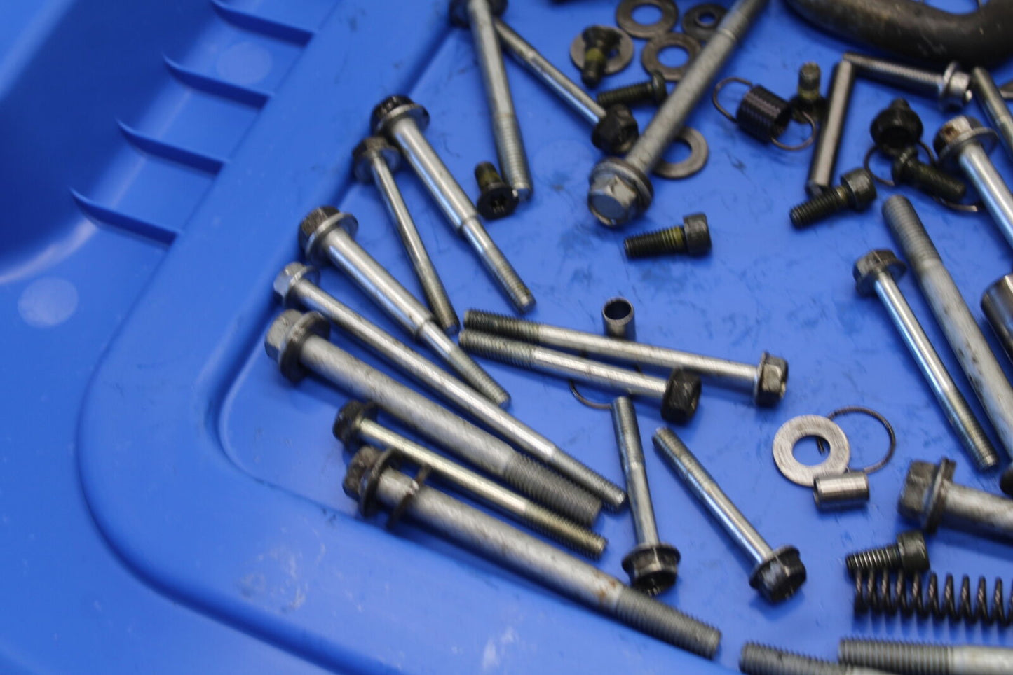 08-09 YAMAHA YZF R6S ENGINE MOUNTING BOLTS HARDWARE MOTOR SCREWS  BB690
