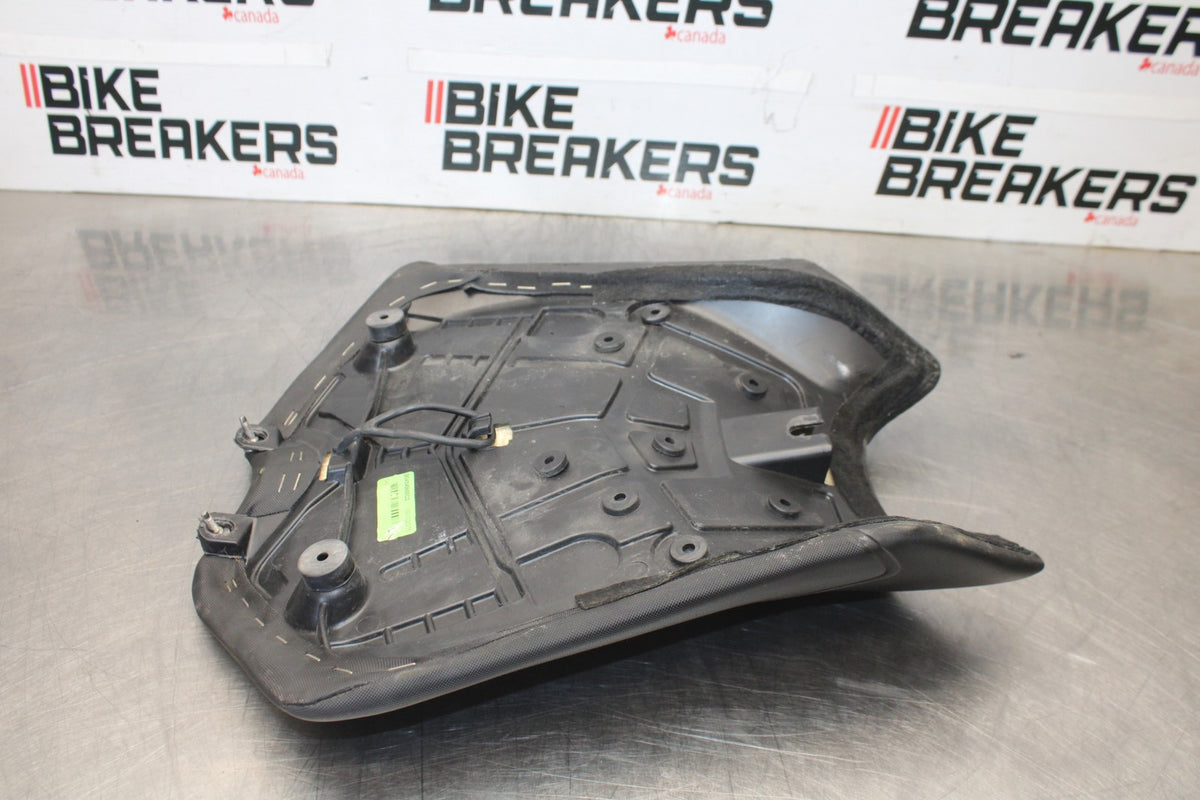 16 APRILIA TUONO V4 1100 FRONT DRIVERS SEAT PAD SADDLE PILLION BB905