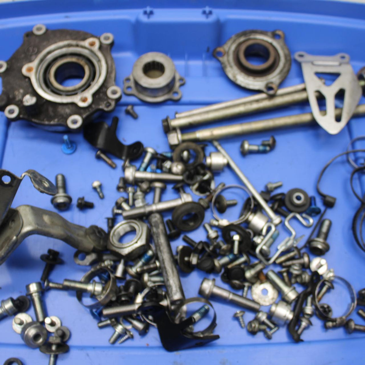 2011 Suzuki GSXR1000 MISCELLANEOUS MOUNTING BOLTS HARDWARE MOTOR SCREWS BB96