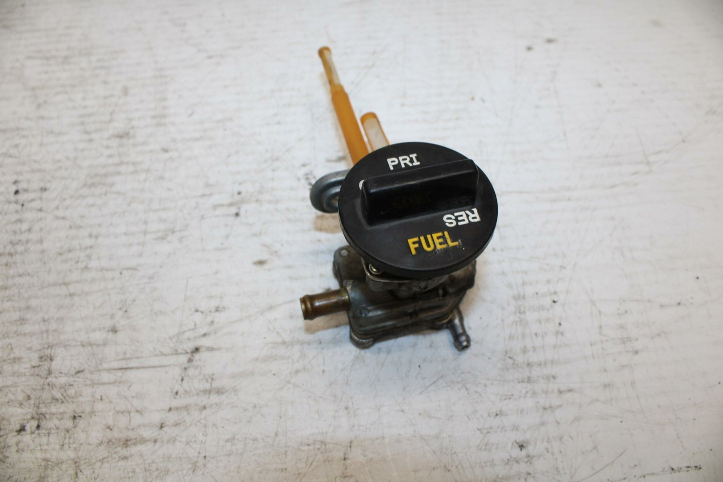 90-07 KAWASAKI ZZR 250 FUEL GAS TANK PETCOCK SHUT ON OFF VALVE BB298