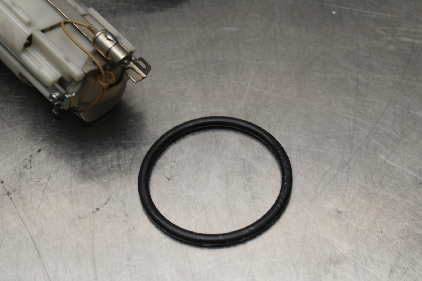 08 KAWASAKI NINJA ZX10R FUEL PUMP GAS PETROL SENDER UNIT BB201