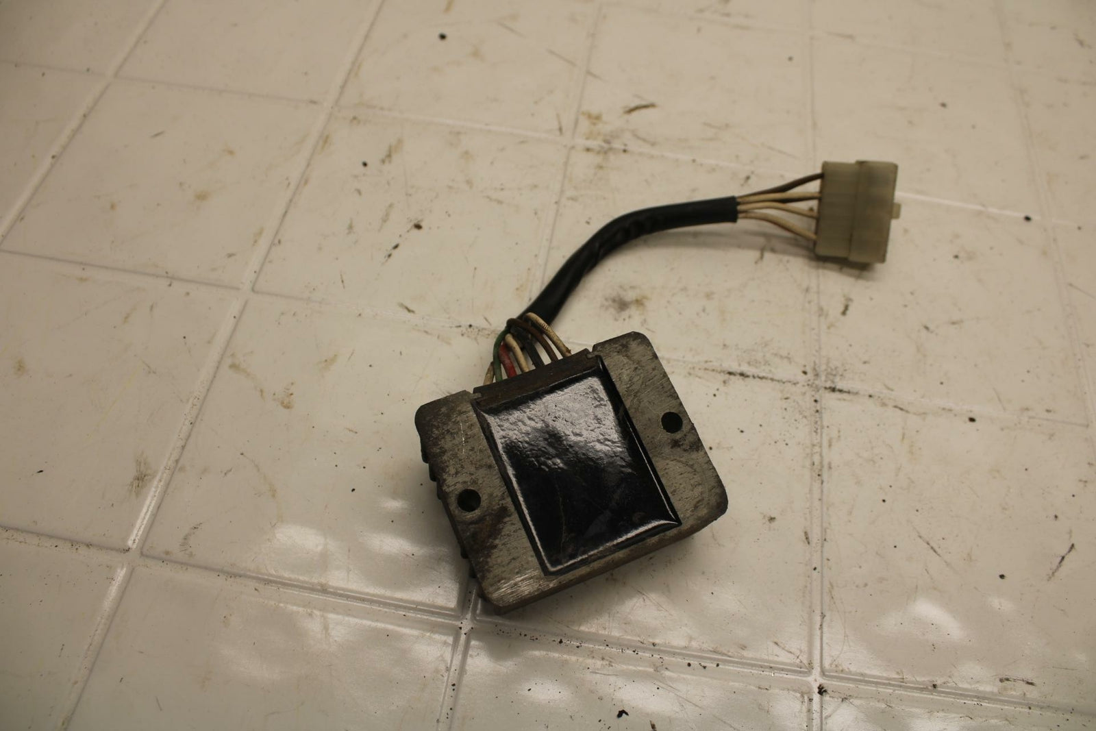 80-83 YAMAHA MAXIM 650 XJ650 RECTIFIER VOLTAGE REGULATOR BB403
