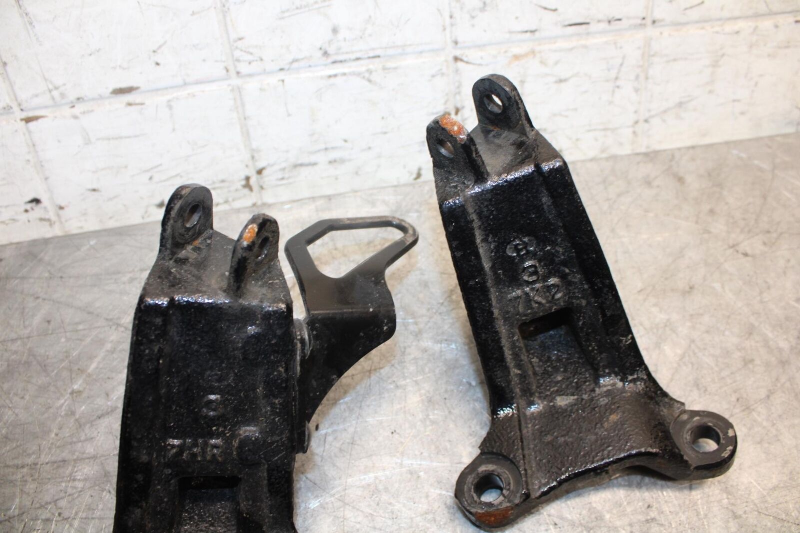 2007 Suzuki Boulevard M50 REARSET BRACKET PAIR BB537