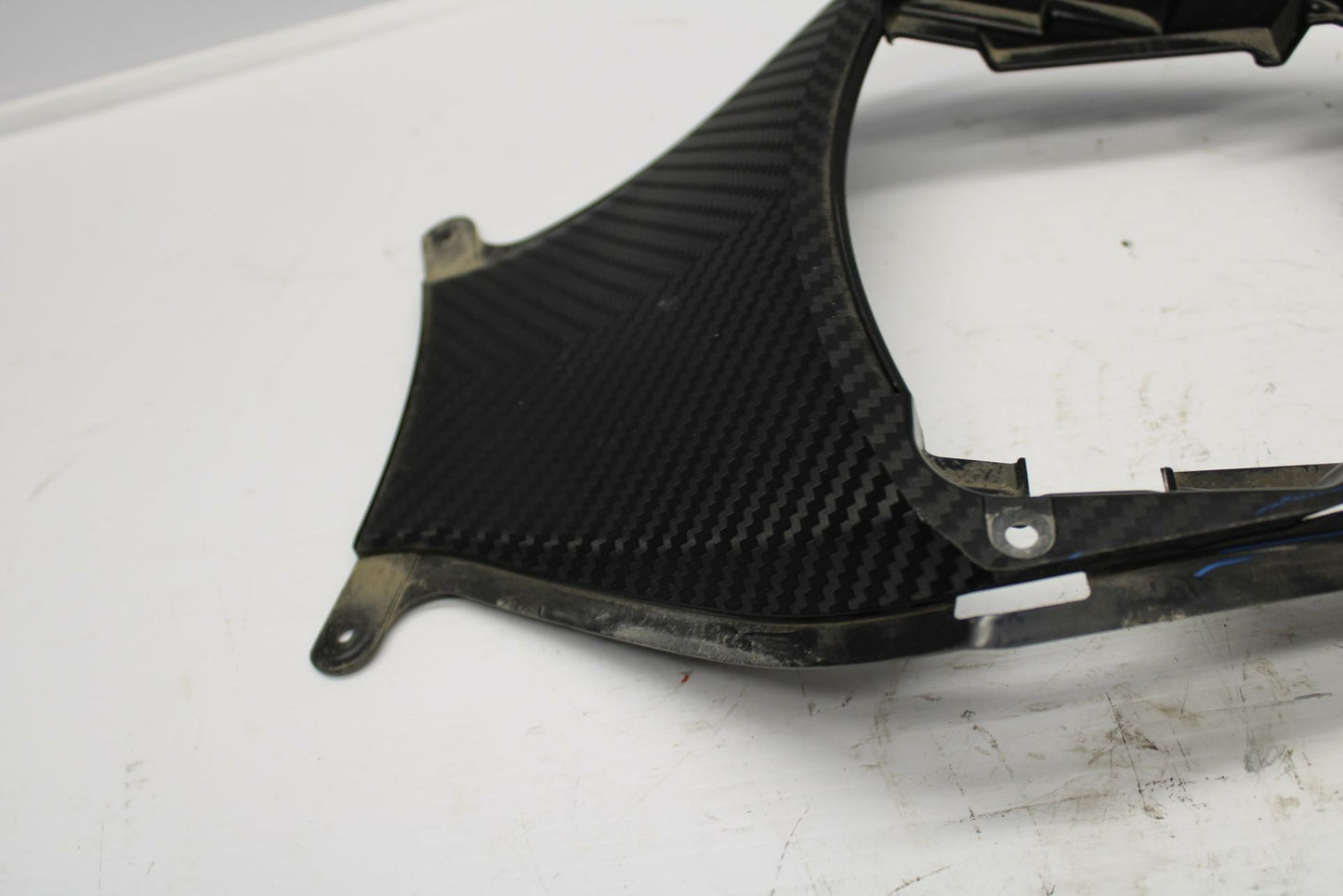 11-19 SUZUKI GSXR600 CENTER REAR BACK TAIL FAIRING COVER TRIM COWL BB 241