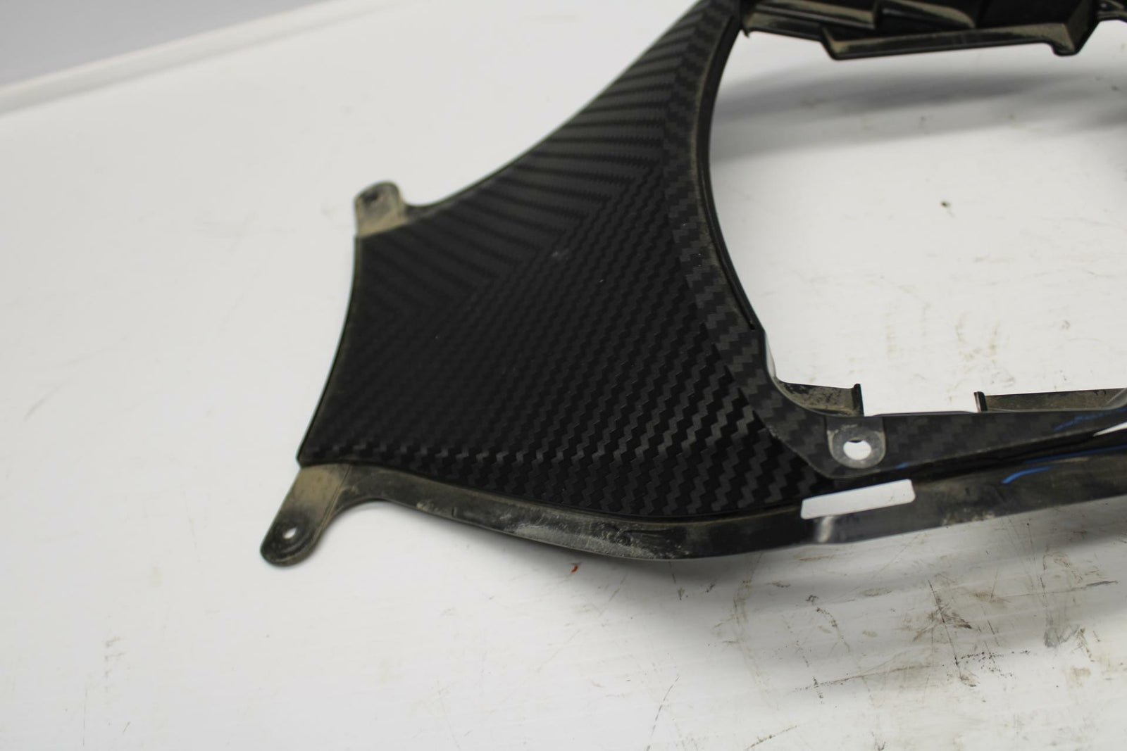 11-19 SUZUKI GSXR600 CENTER REAR BACK TAIL FAIRING COVER TRIM COWL BB 241