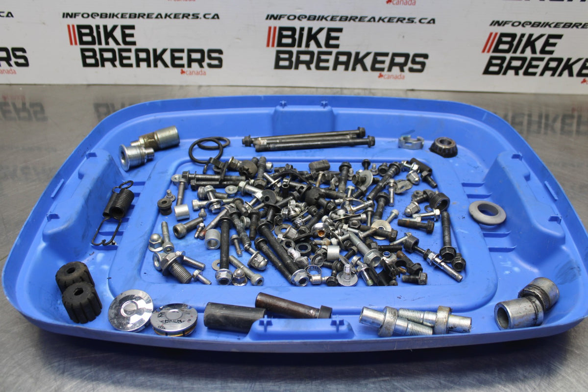 07 HONDA VTX1300R BOLTS HARDWARE MOTOR SCREWS BB825