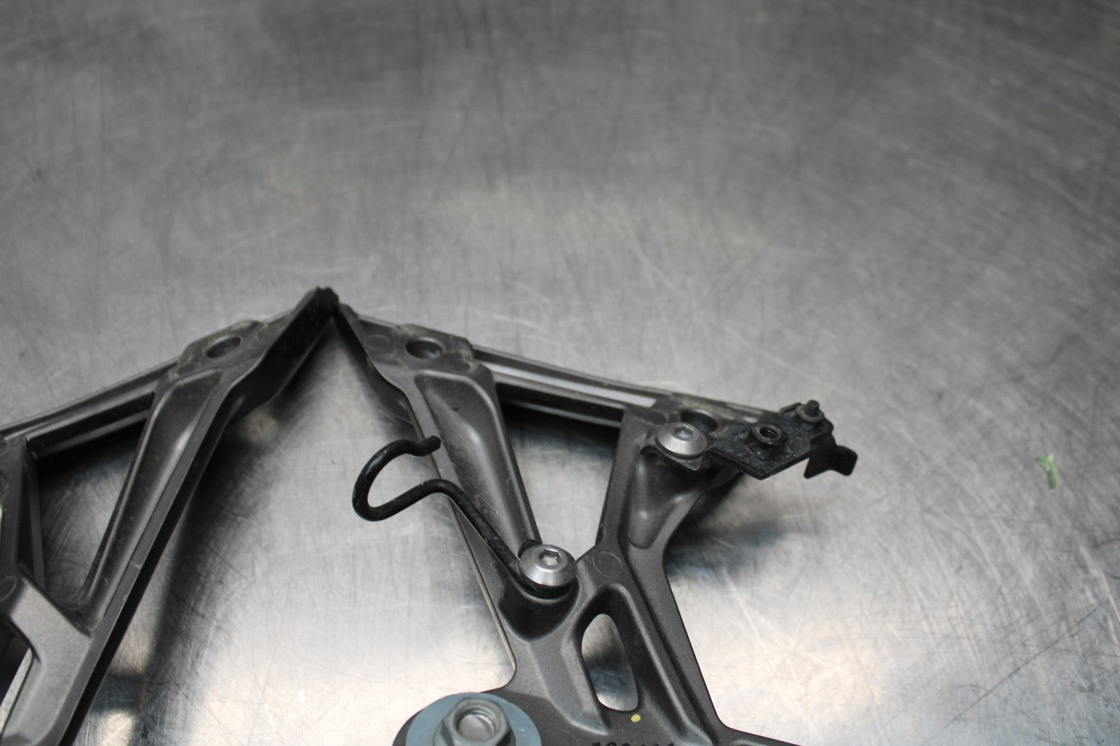 13-17 KAWASAKI NINJA 300 EX300 ABS REAR BACK PASSENGER PEG SET PAIR BB187