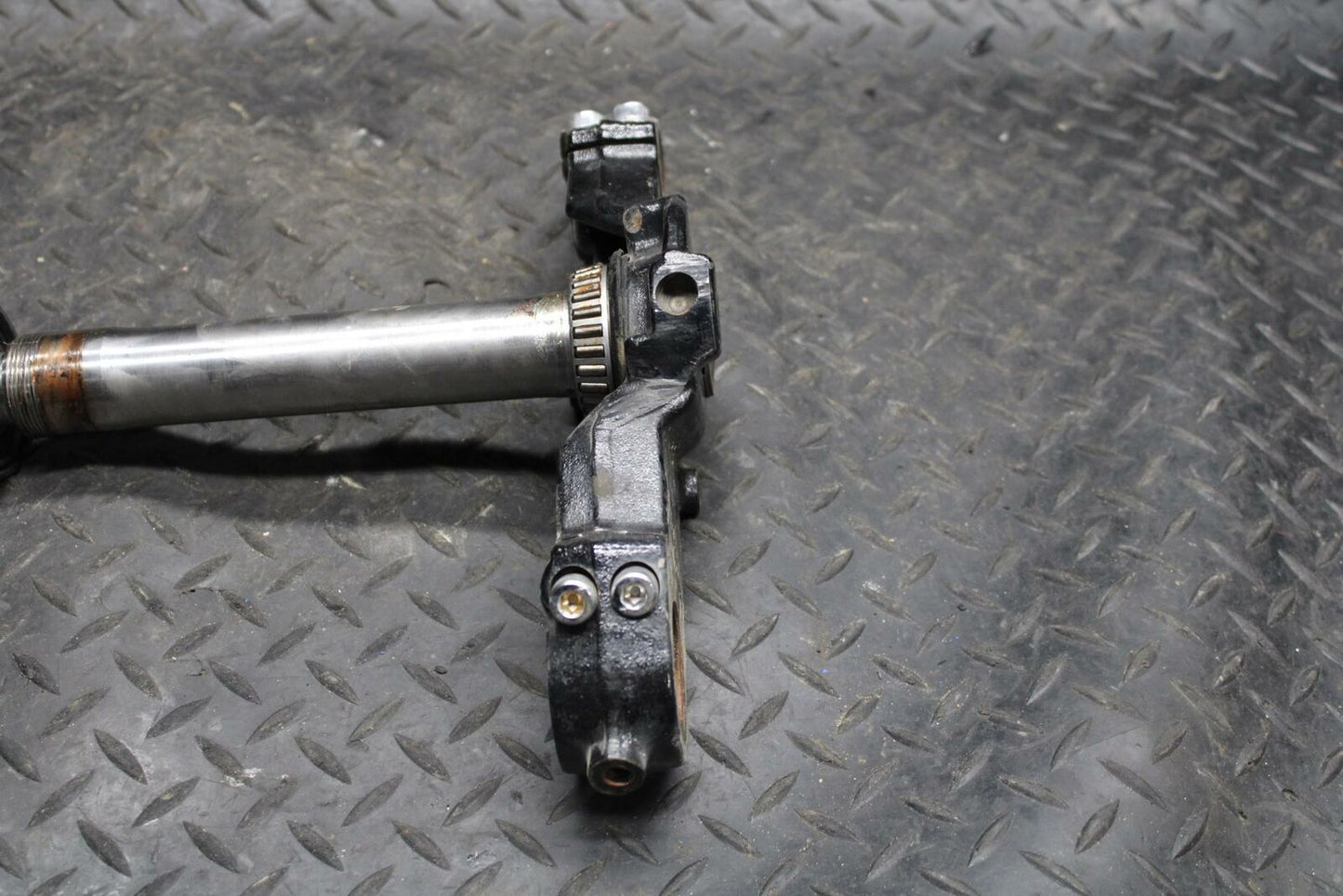 05-06 KAWASAKI VULCAN VN1500 CLASSIC FRONT FORKS CLAMP LOWER TRIPLE TREE BB220