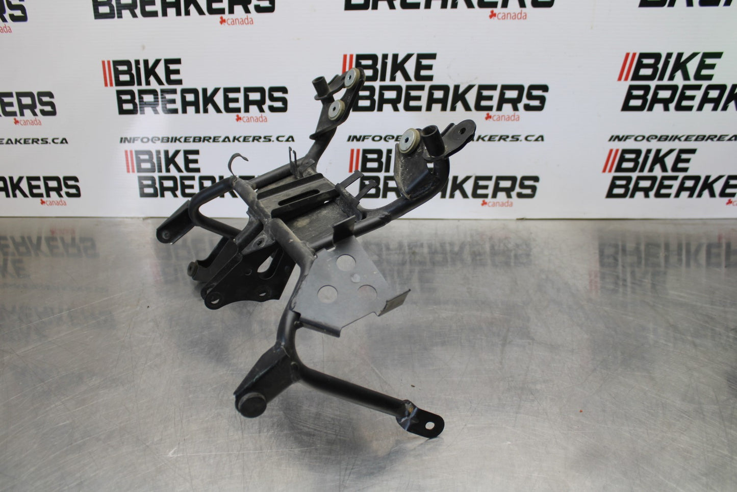 08-18 KAWASAKI KLR650 UPPER FAIRING MIRROR GAUGES STAY BRACKET BB183