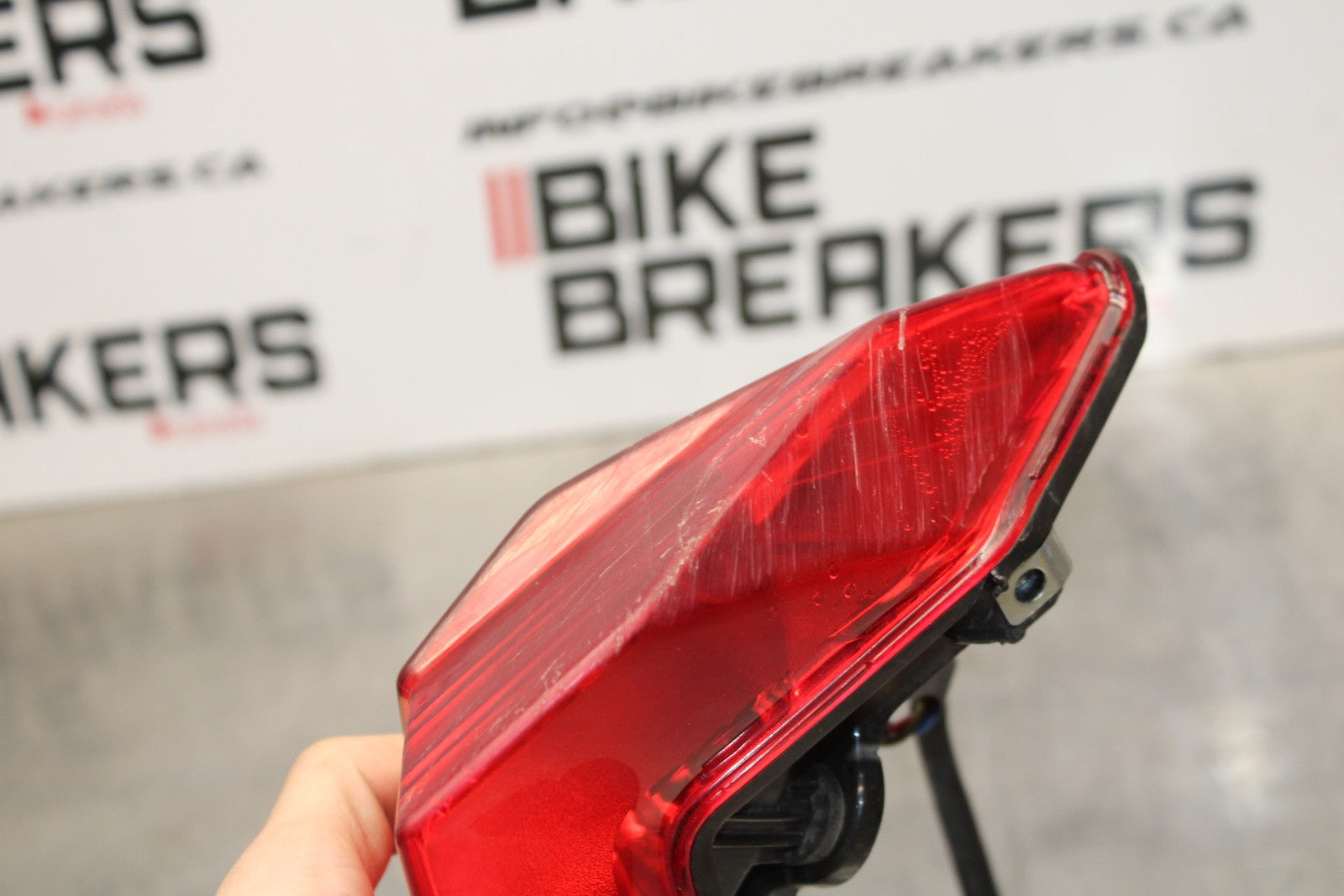 13-17 KAWASAKI NINJA 300 EX300 ABS REAR TAIL TAILLIGHT BACK BRAKE LIGHT BB187