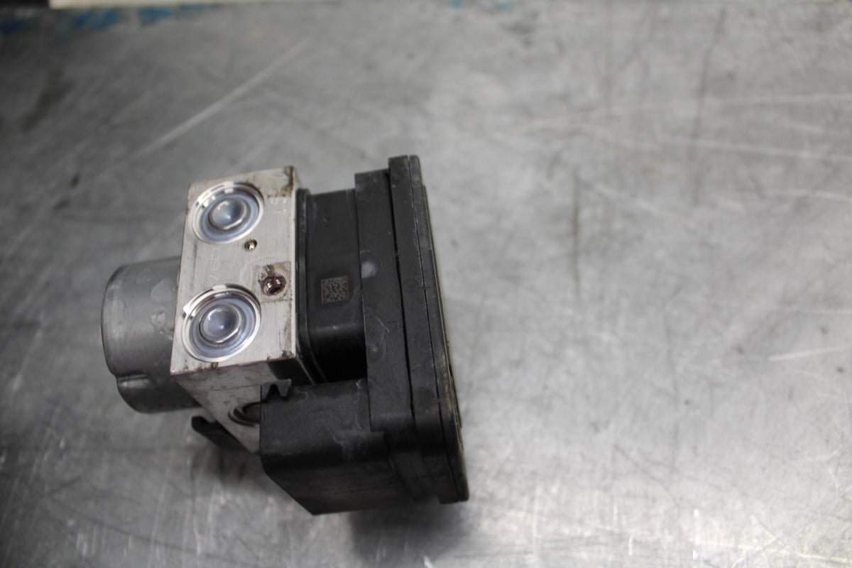 17-21 TRIUMPH STREET TRIPPLE R ABS ABS PUMP UNIT MODULE bb452